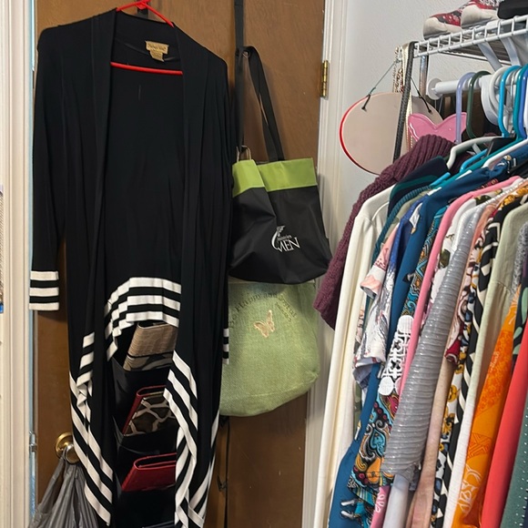 Women’s Cardigan - Picture 1 of 4